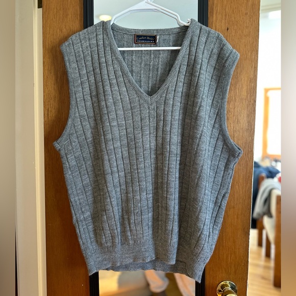 Sweaters - Vintage Grey Sweater Vest